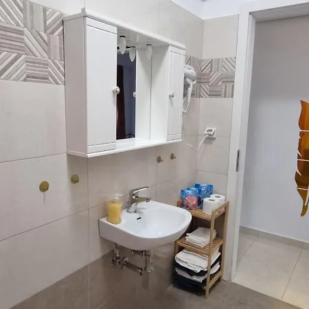 Isthmus Filoxenia Ίσθμια