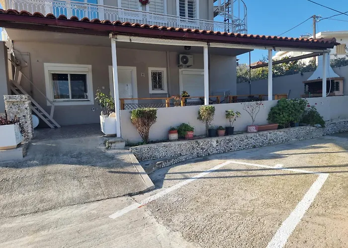 Isthmus Filoxenia * Íszthmia